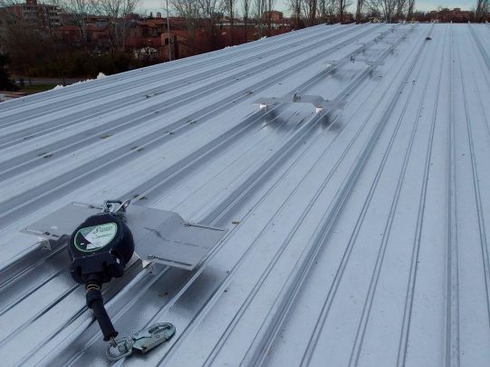 copertura-industriale-con-lastre-nascoste-aa-coperture-2