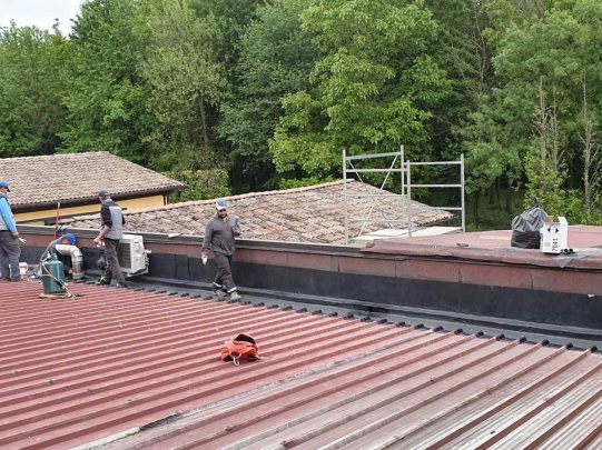 copertura tetto industriale in EPDM aa-coperture